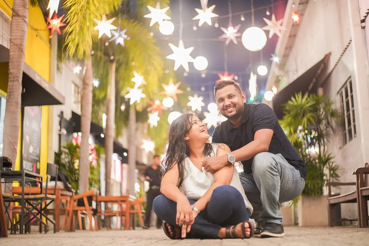 Couple walking on Park Street in Colombo for a pre-shoot